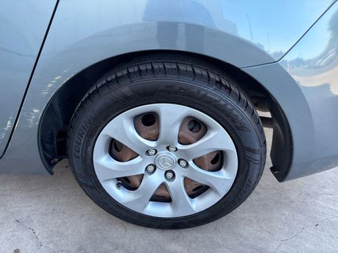 Used 2013 MAZDA MAZDA3 i SV image 9