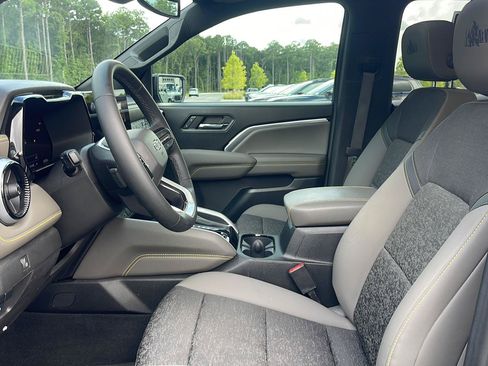 Used 2024 Chevrolet Colorado ZR2 w/ ZR2 Bison Edition AWD/4WD image 19