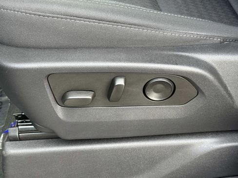 Used 2023 Chevrolet Silverado 1500 Custom image 14