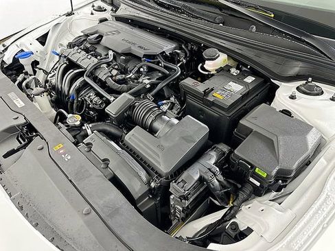 Used 2026 Hyundai Elantra Sport FWD image 17