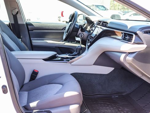 Used 2020 Toyota Camry LE FWD image 20