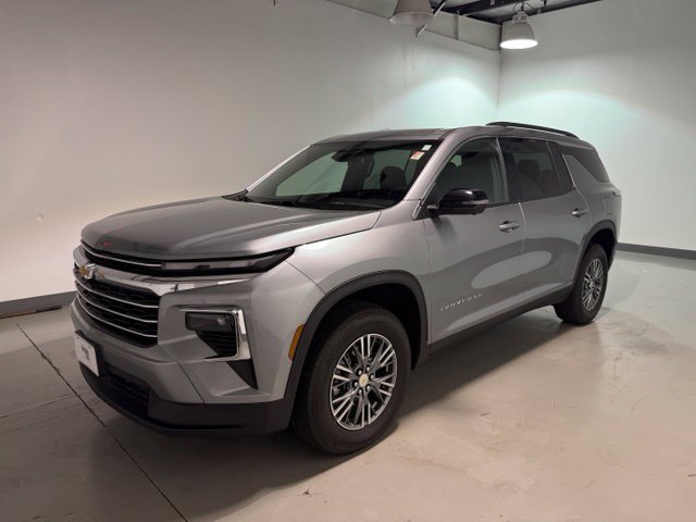 Certified 2025 Chevrolet Traverse LT w/ Driver Confidence Package AWD/4WD image 3