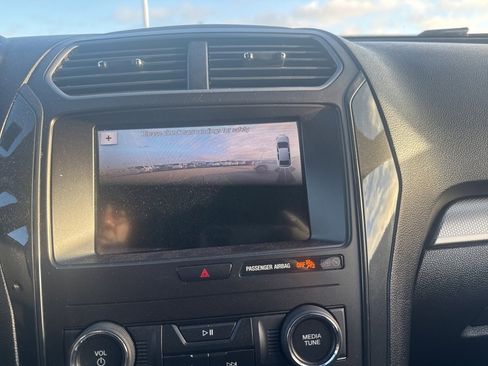 Used 2019 Ford Explorer XLT w/ Equipment Group 201A image 35