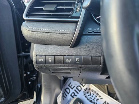 Used 2021 Toyota Camry SE image 32