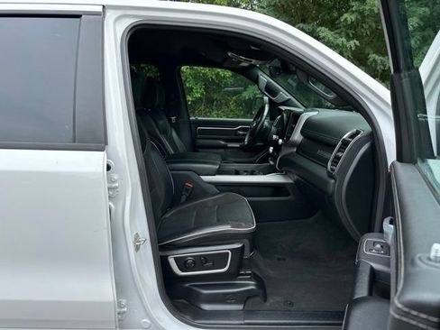 Used 2024 RAM 1500 Laramie AWD/4WD image 15