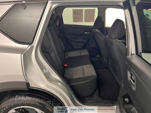 Used 2025 Nissan Rogue SV image 36