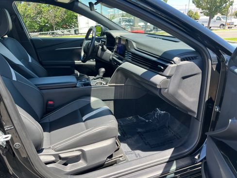 Used 2025 Toyota Camry SE FWD image 27