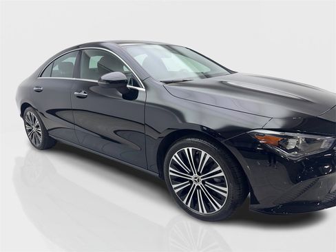 Used 2023 Mercedes-Benz CLA 250 4MATIC w/ Premium Package image 12