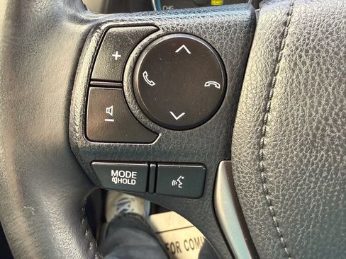 Used 2018 Toyota RAV4 SE AWD/4WD image 25