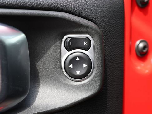 Used 2020 Jeep Gladiator Overland image 12