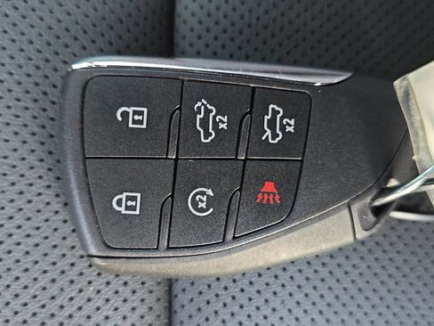 Used 2025 GMC Hummer EV 2X AWD/4WD image 37