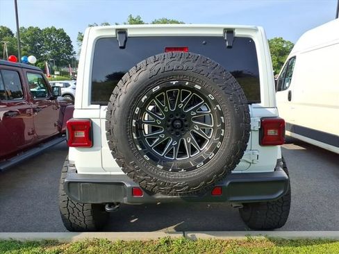 Used 2024 Jeep Wrangler Unlimited Sahara w/ Technology Group AWD/4WD image 8