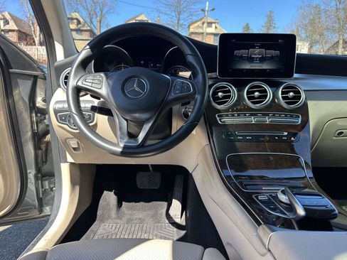 Used 2017 Mercedes-Benz GLC 300 4MATIC w/ Premium 2 Package image 20