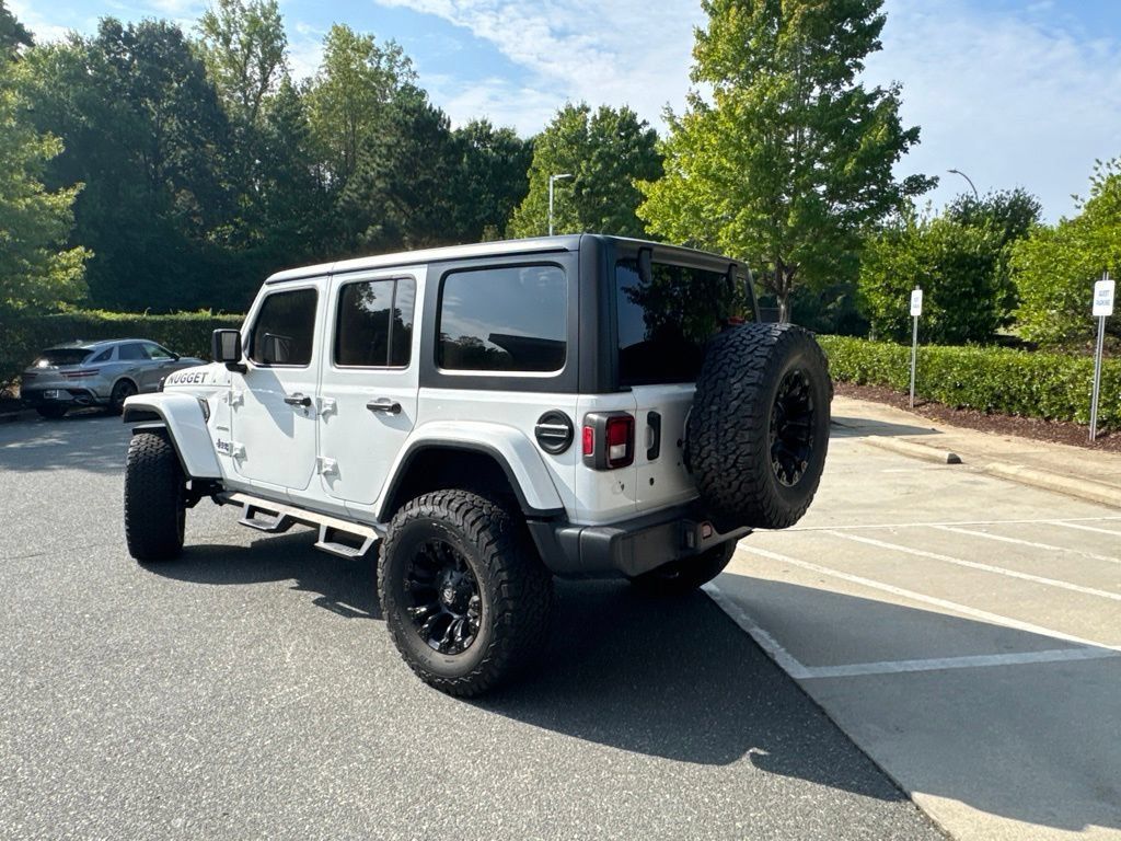 Used 2020 Jeep Wrangler Unlimited Sahara w/ Cold Weather Group AWD/4WD image 6