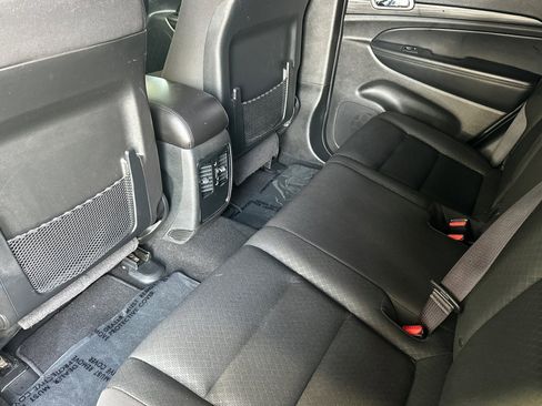 Used 2021 Jeep Grand Cherokee Laredo RWD image 11