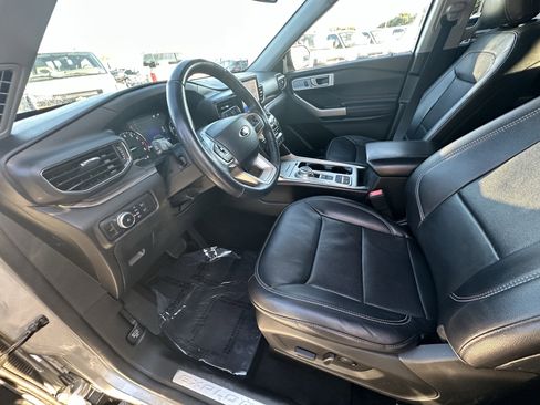 Used 2022 Ford Explorer Limited image 34
