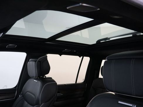 Used 2023 Jeep Grand Wagoneer Series II w/ Premium Group II image 28