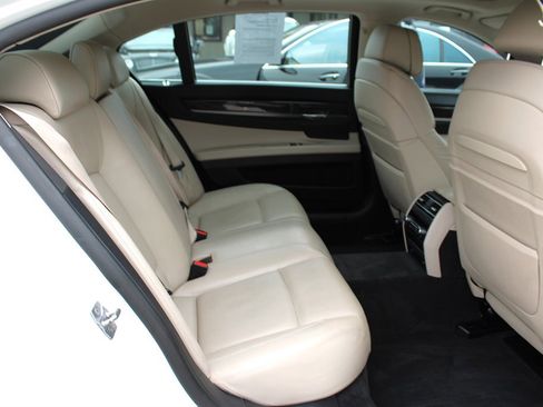 Used 2012 BMW 750Li xDrive image 19