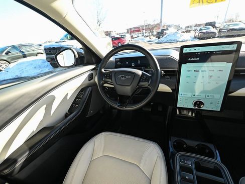 Certified 2025 Ford Mustang Mach-E Premium image 32