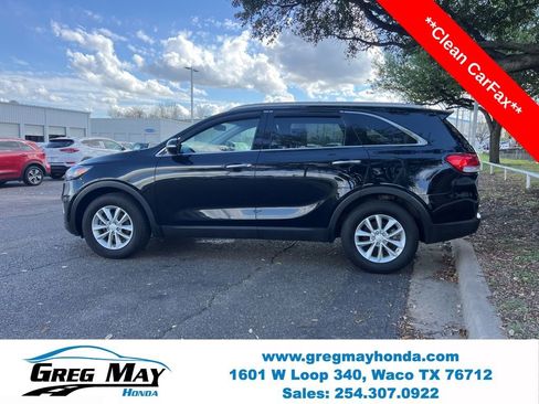 Used 2018 Kia Sorento FWD image 4