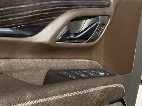 Used 2021 GMC Yukon Denali w/ Denali Premium Package image 25