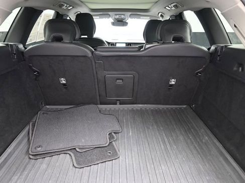 Used 2023 Volvo XC60 B5 Plus w/ Protection Package Premier FWD image 30