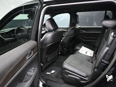 New 2026 Jeep Grand Cherokee L 4WD image 38