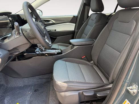 New 2026 Chevrolet Trax LT w/ Driver Confidence Package FWD image 6