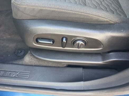 Used 2020 Chevrolet Equinox LT image 12