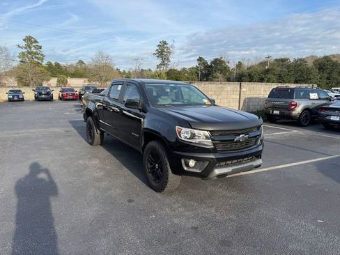 Used 2020 Chevrolet Colorado W/T w/ Custom Special Edition image 1