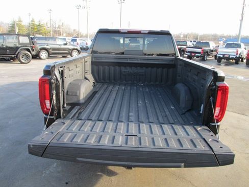 Certified 2022 GMC Sierra 1500 SLT w/ SLT Convenience Package image 7