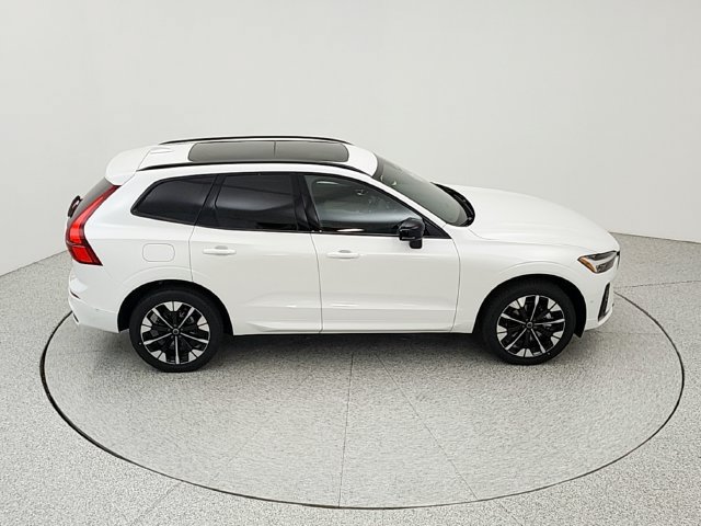New 2026 Volvo XC60 B5 Plus w/ Protection Package Premier AWD/4WD image 16
