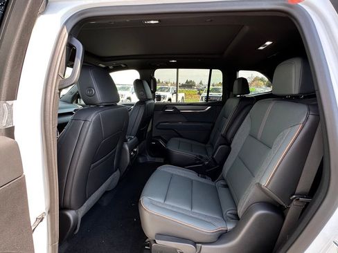 New 2026 GMC Acadia AT4 w/ Luxury Package AWD/4WD image 19