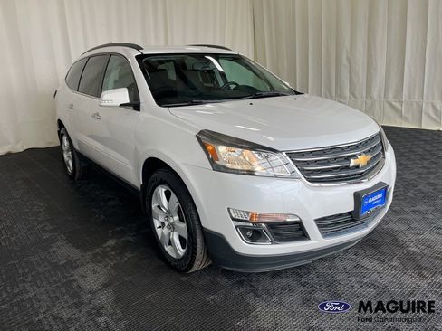 Used 2016 Chevrolet Traverse LT w/ Traveler's Package FWD image 30