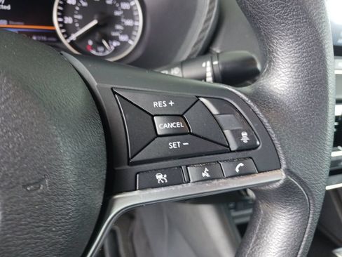 Used 2025 Nissan Sentra SV FWD image 30