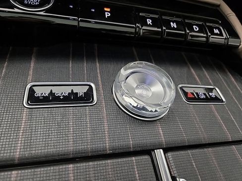 Certified 2025 Lincoln Navigator Black Label AWD/4WD image 26