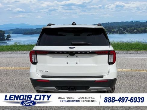 New 2026 Ford Explorer Active w/ Active Comfort Package RWD image 4