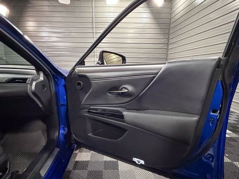 Used 2023 Lexus ES 300h F Sport image 36