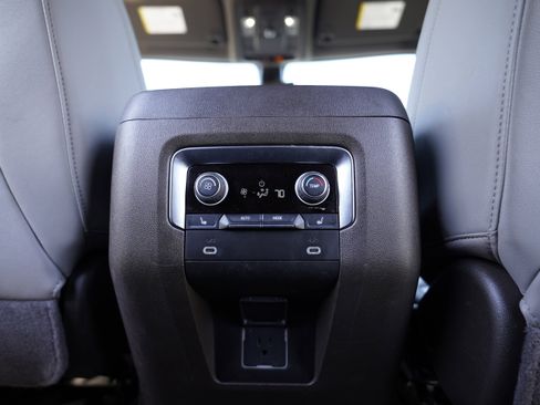 Used 2022 Chevrolet Tahoe LT w/ Luxury Package image 13