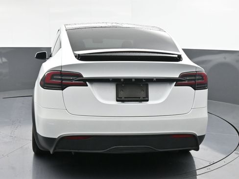 Used 2024 Tesla Model X image 7