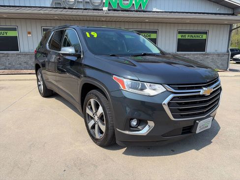 Used 2019 Chevrolet Traverse LT w/ LT Premium Package image 11