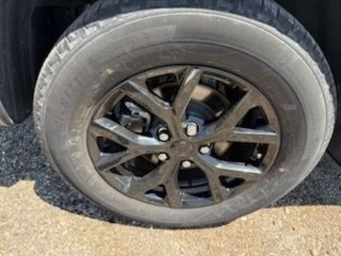 Used 2024 Jeep Grand Cherokee Altitude AWD/4WD image 19