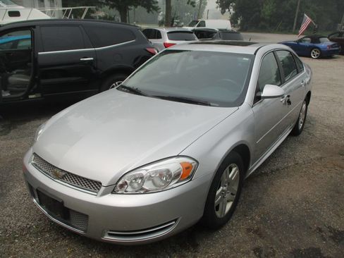 Used 2014 Chevrolet Impala LT w/ LT Sunroof Package FWD image 3