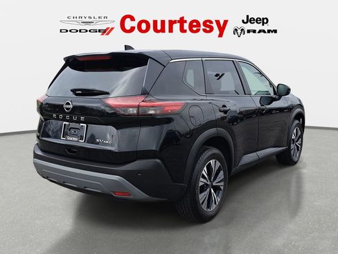 Used 2022 Nissan Rogue SV AWD/4WD image 5