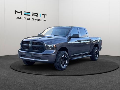Used 2019 RAM 1500 4x4 Crew Cab Tradesman image 4