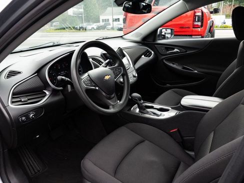 Used 2023 Chevrolet Malibu LT FWD image 18