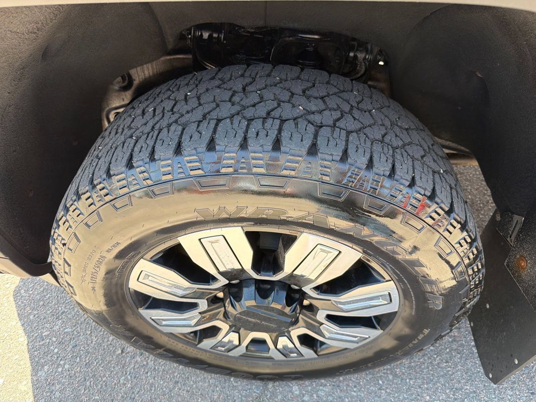 Used 2024 GMC Sierra 3500 Denali w/ Denali Reserve Package AWD/4WD image 26