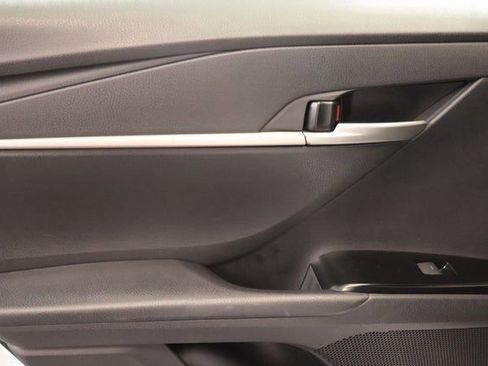 Used 2025 Toyota Camry SE image 30