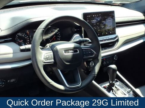 Used 2024 Jeep Compass Limited AWD/4WD image 2