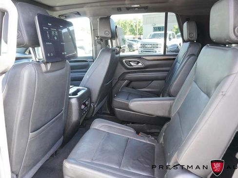 Used 2021 Chevrolet Tahoe Z71 w/ Luxury Package AWD/4WD image 43
